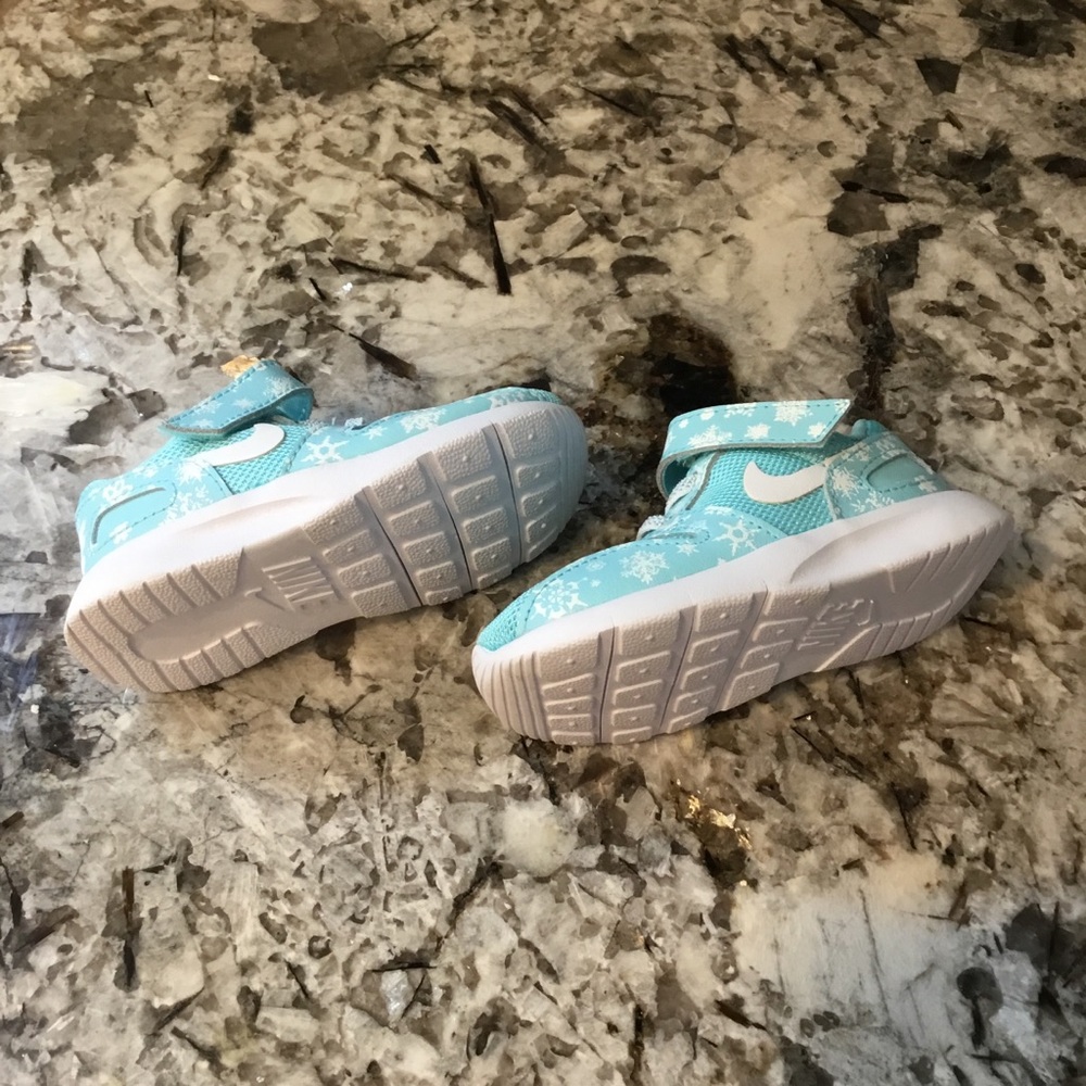 Nike Kaishi Snowflake Print. Size 7C - Picture 4 of 6